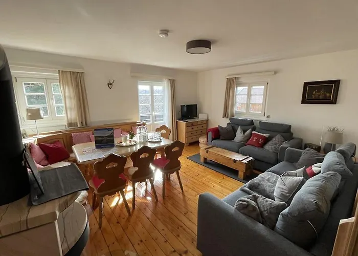 With 3 Bedrooms Jethausen