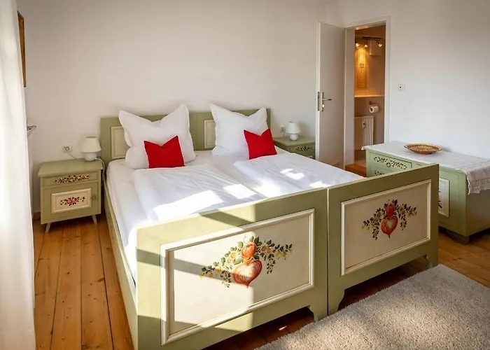 With 3 Bedrooms Jethausen