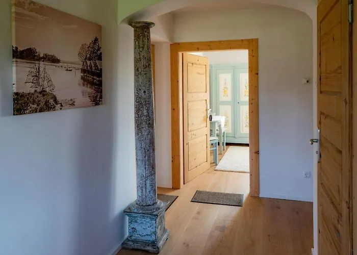 With 3 Bedrooms Jethausen